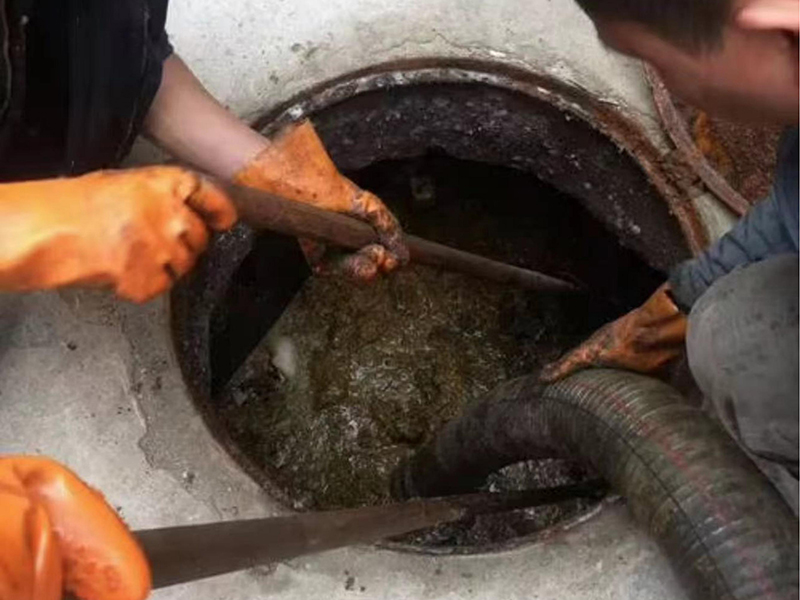 兖州清理化粪池时如何避免沼气的危害?